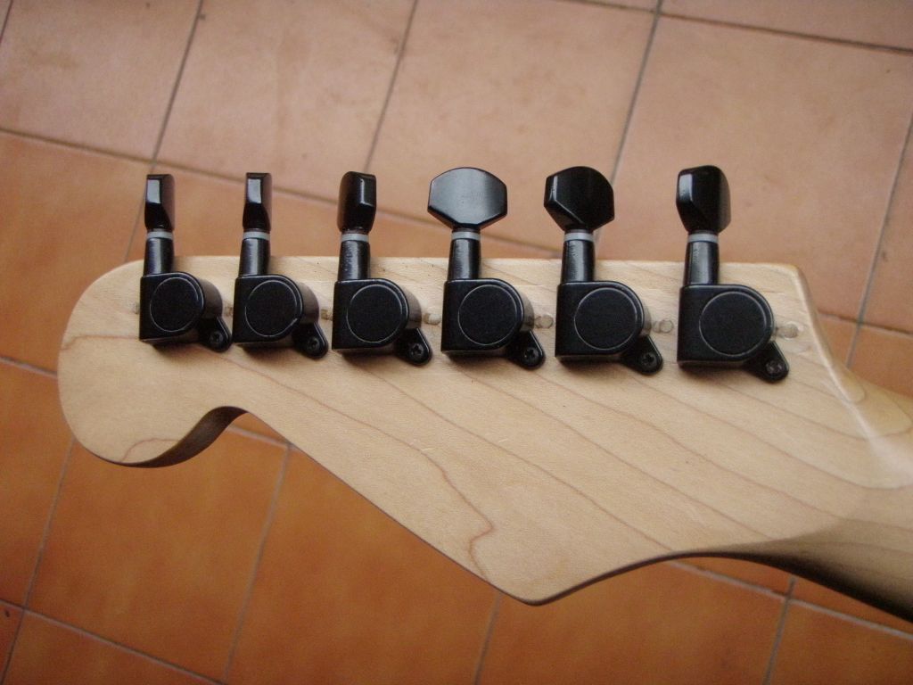 Upgrading Electric Guitar Tuners DIY Strat (and other guitar & audio