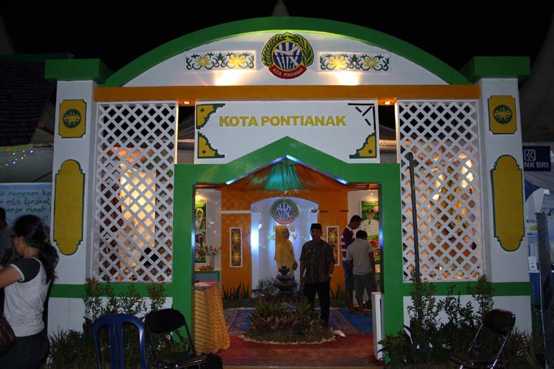 42 Contoh Desain Dekorasi Panggung Pengajian Model