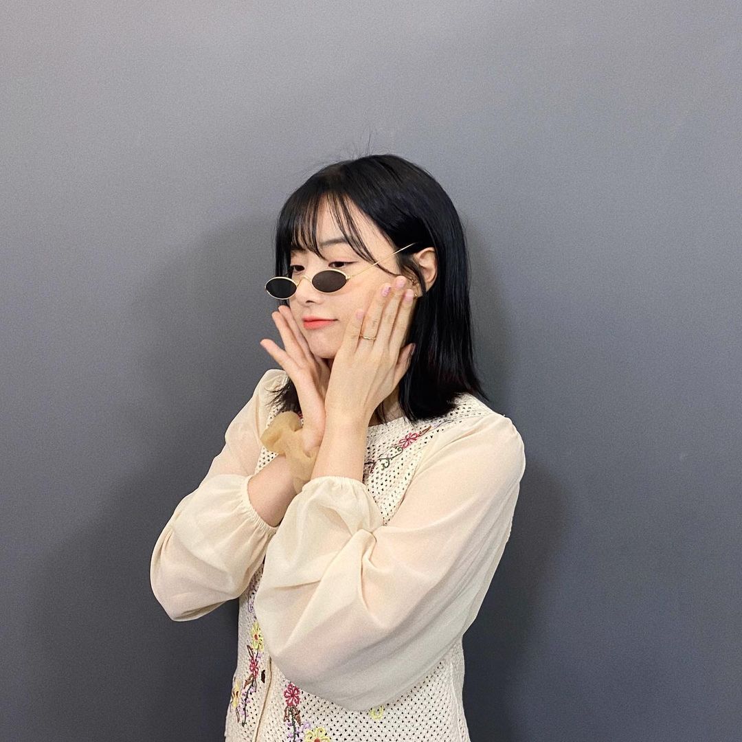 안경 쓴 이현주 인스타 - 꾸르