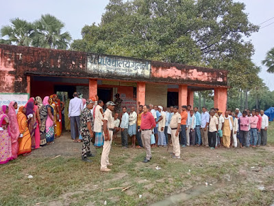 GAYA- 4th Phase Panchayat Election Today: गुरुआ तथा कोंच प्रखंड में आज चौथे चरण का हो रहा है मतदान, कड़ी सुरक्षा में मतदान जारी, In Gurua and Konch block, today the fourth phase of voting is going on, Polling underway under tight security, DM, SSP, AnjNewsMedia