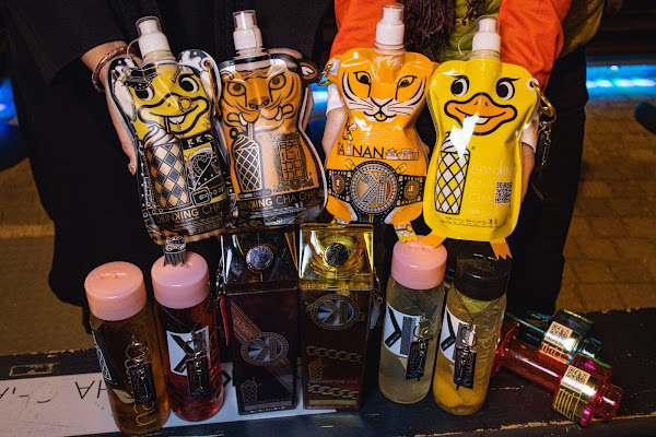 台南最潮飲品『朕心加加』新開幕,超帥氣跑車與『雷神之鎚』都在這! 台南最潮飲品『朕心加加』新開幕,超帥氣跑車與『雷神之鎚』都在這!