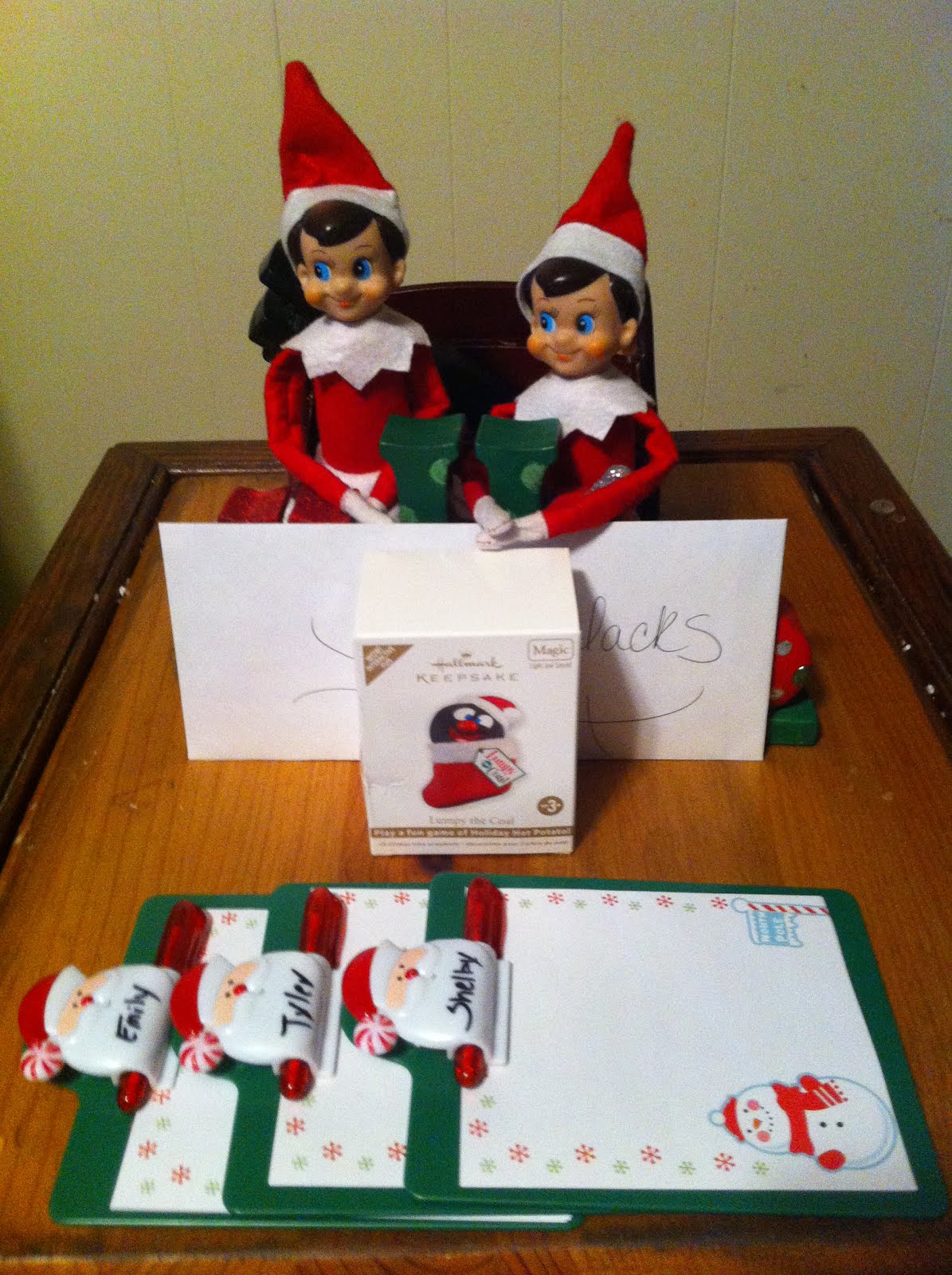 CrAzY Working Mom: It's that time of year again! The Elves Are Back.