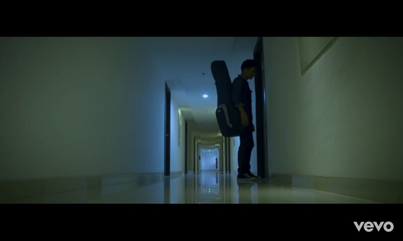 Lirik Lagu Rendy Pandugo By My Side Dan Terjemahan Soundtrack Susah Sinyal Kutau Lirik