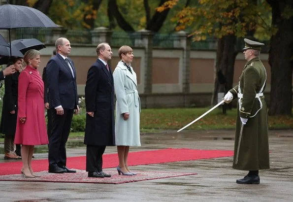 Countess Sophie wore Catherine Walker wool-crepe coatdress and Prada suede pumps carried Sophie Habsburg clutch. President Kersti Kaljulaid