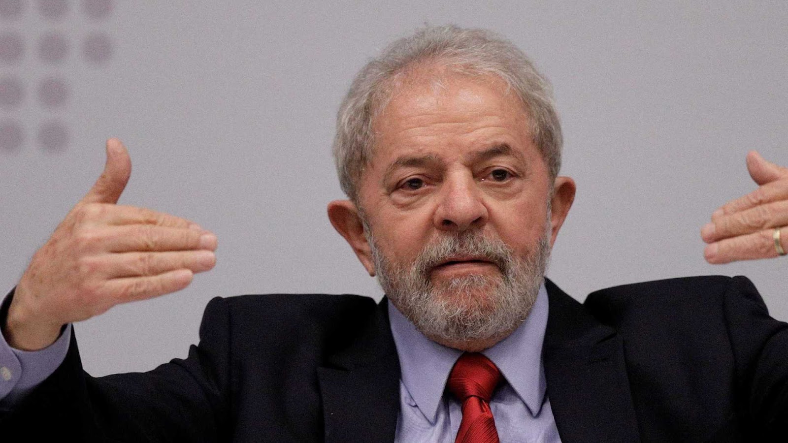 STF autoriza Lula a sair da prisão para encontrar familiares