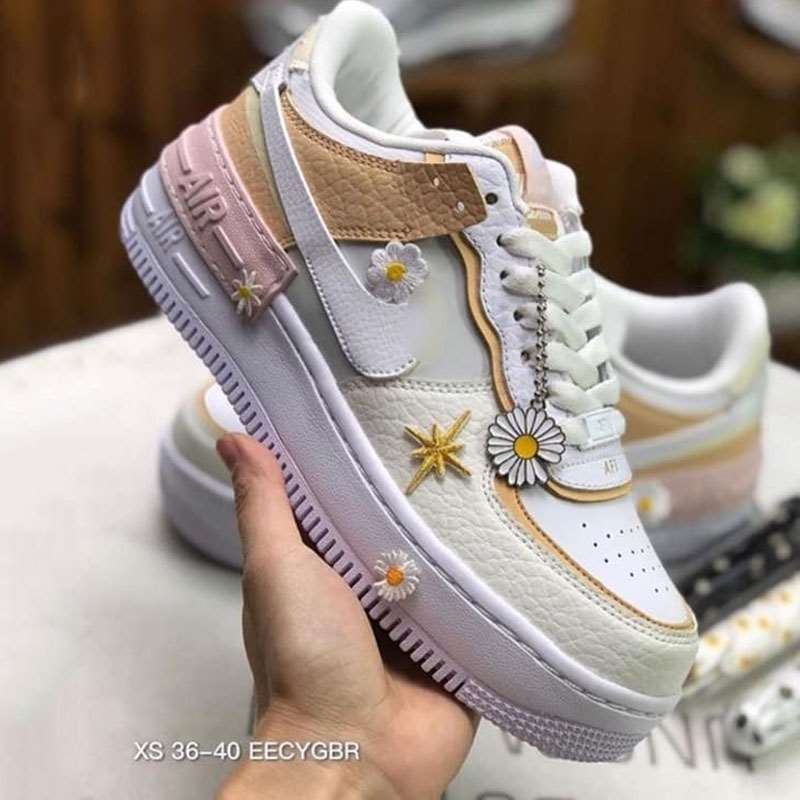 Giày thể thao hoa cúc 03122002, phong cách trẻ trung Giày thể thao hoa cúc 03122002, phong cách trẻ trung