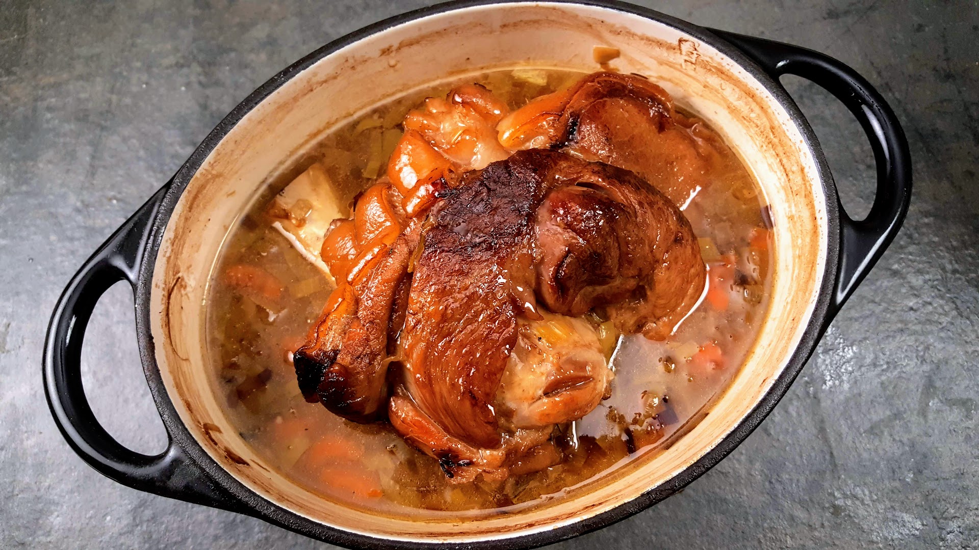 Jarret de porc braisé