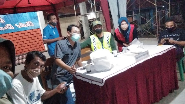 Satgas Covid-19 PSBB Malam Di Ds Tenaru, Driyorejo, Gresik Terpantau Kompak