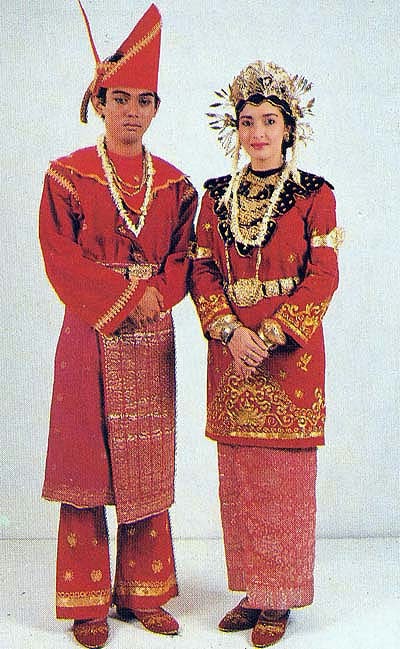  Gambar  dan Nama Baju  Adat  Daerah  di 34 Provinsi SENI BUDAYA