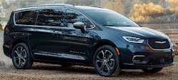 chrysler pacifica arrives redesigned quarter 4th