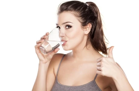 20 Manfaat Minum Air Hangat Bagi Kesehatan