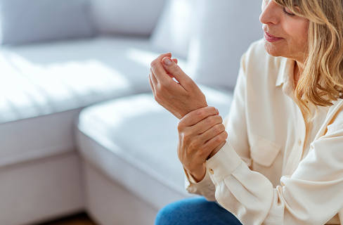 Penyakit Osteoporosis Pada Tubuh Manusia - SIPATILMUKU