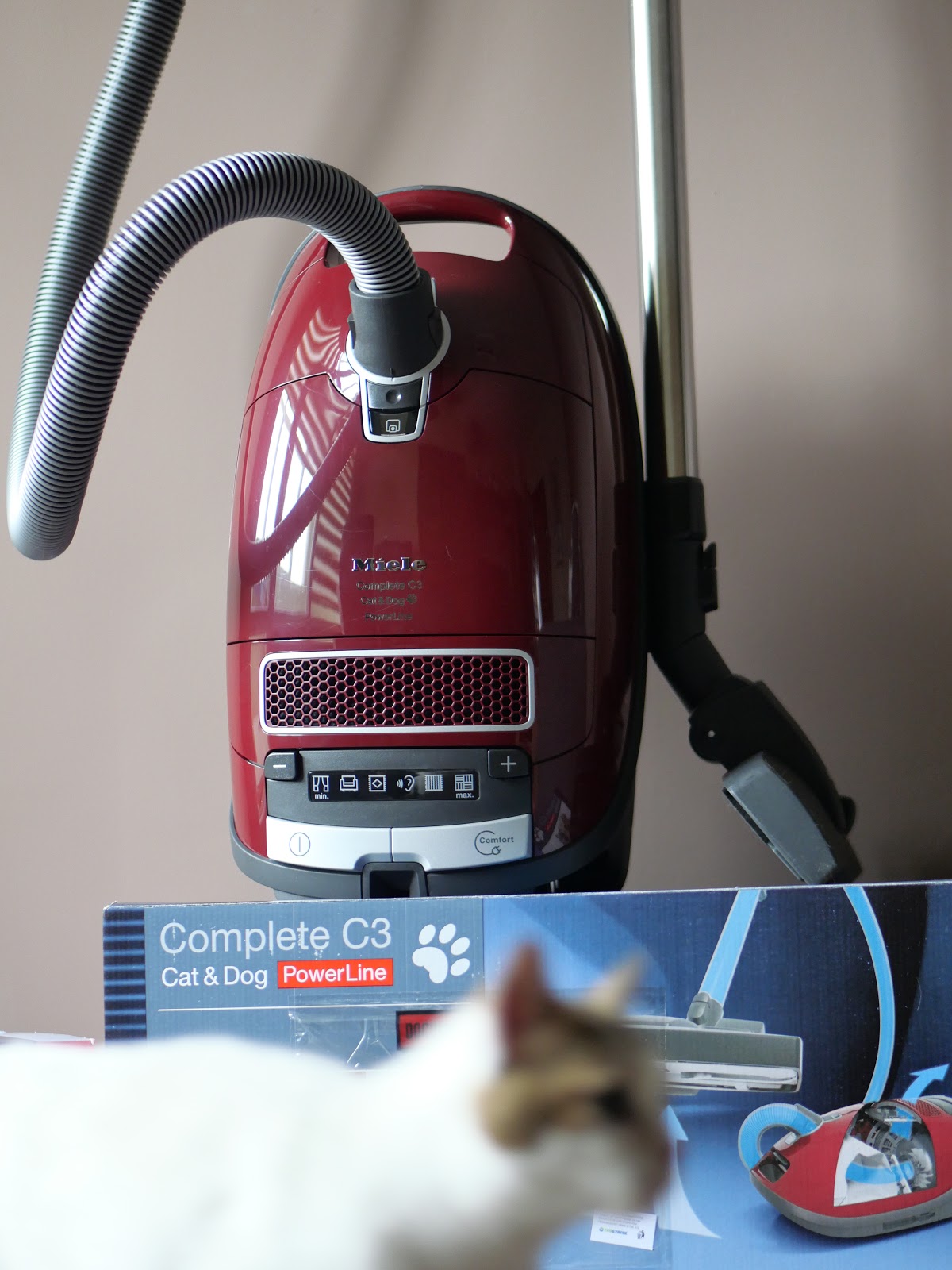 Miele Complete C3 Cat & Dog PowerLine vacuum cleaner opinion in 2020