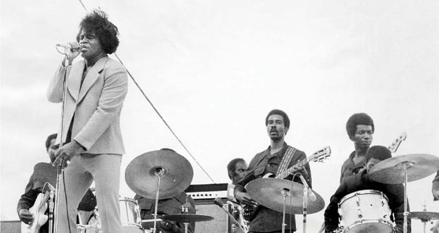 James Brown con su banda en 1971.