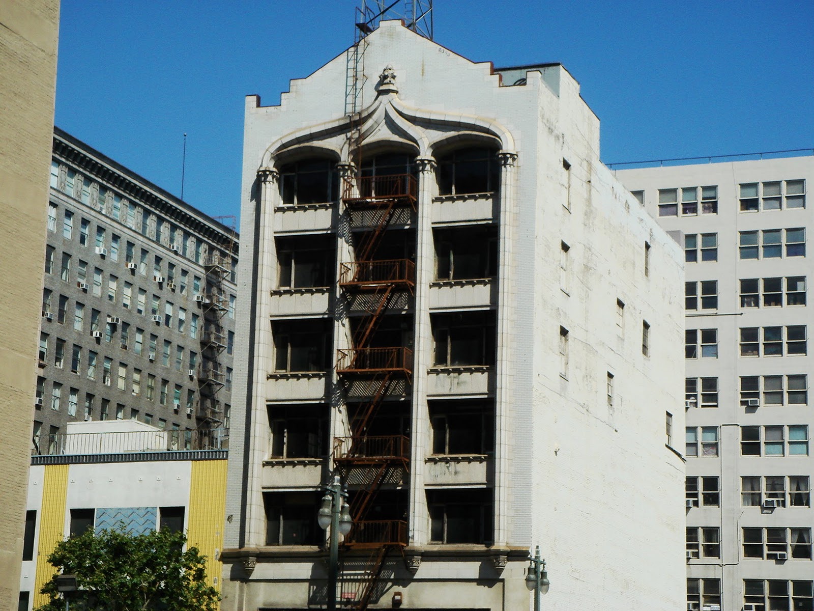 DOWNTOWN JEWELRY DISTRICT