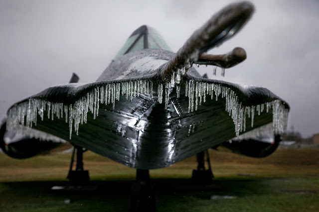 SR-71 iced down due to freezing rain at Lackland AFB