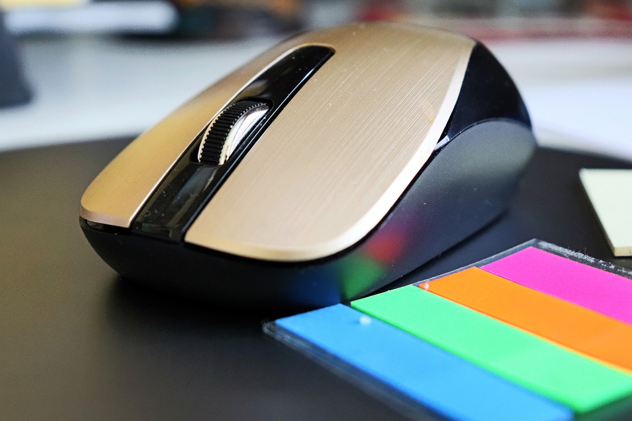 How To Keep Your Mouse Moving Without Touching