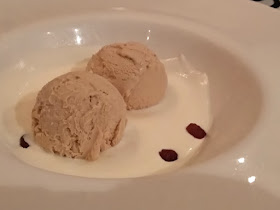 helado de turrón con sopa de yogurt restaurante mar de ardora