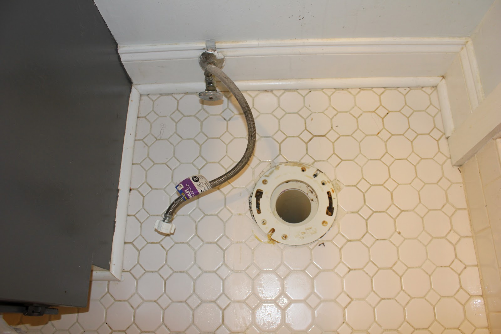 PeaHen Pad Installing a toilet