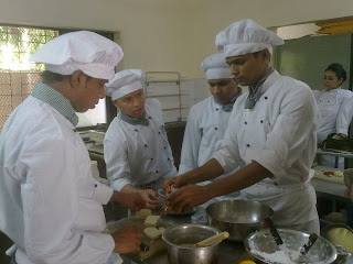 hotel management college students in Basic kitchen lab