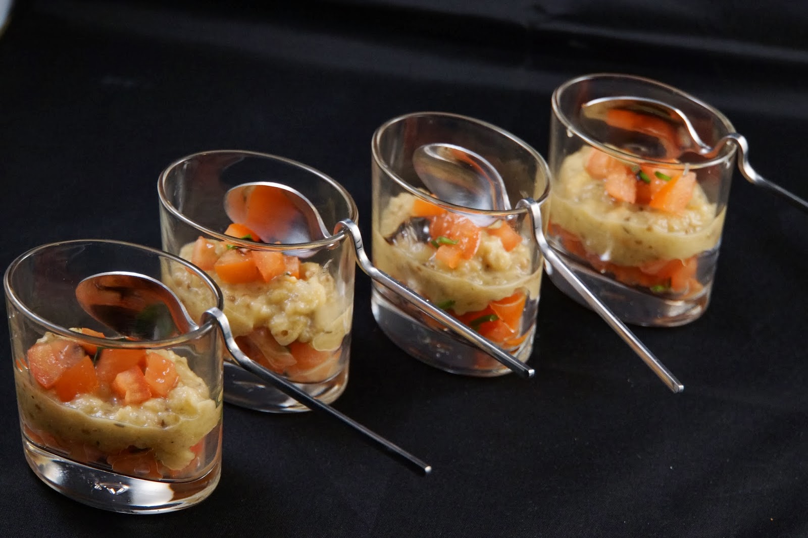 Caviar d'aubergine et tomates en verrine