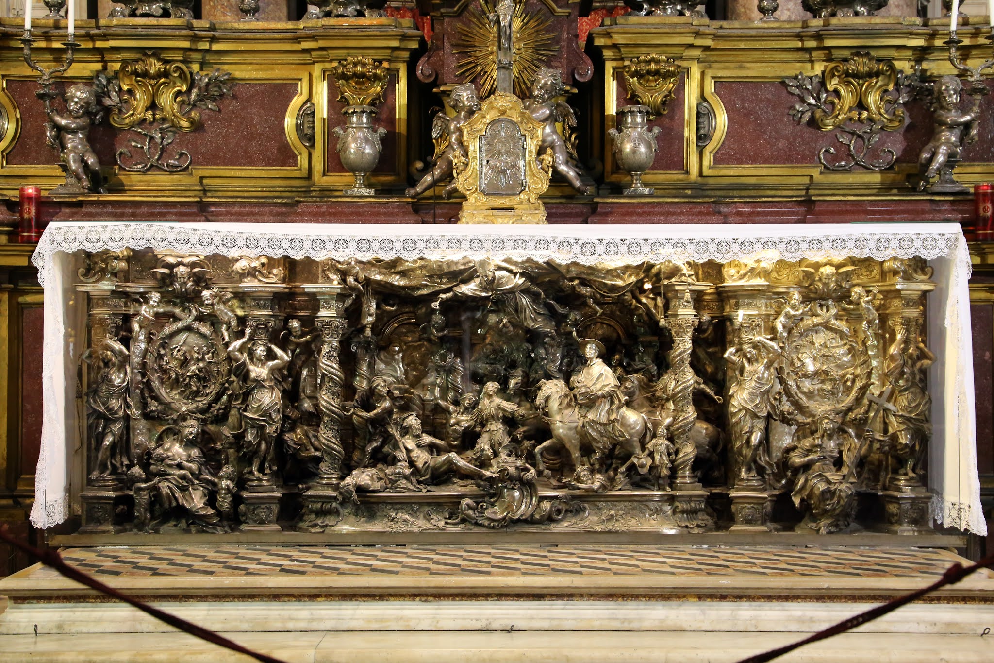 Giovan Domenico Vinaccia and the Reliquaries of the Cappella