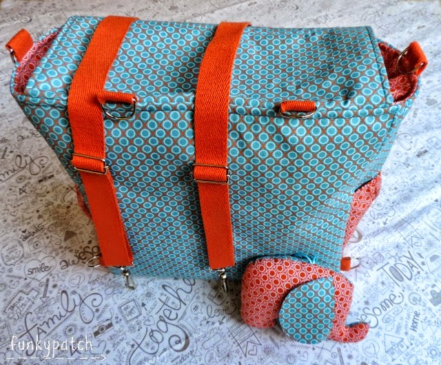 Bolso-mochila para la canastilla del bebé personalizado y handamade