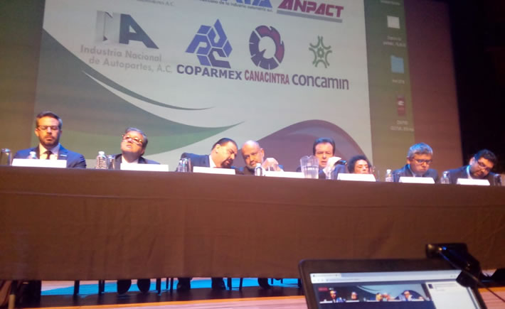 Este lunes, en el marco del Foro Automotriz de la AMDA, el sector denunció la intención del legislativo de legalizar los autos ilegales, lo que traería una caída en el mercado interno de más del 30%. (Foto: Cortesía)