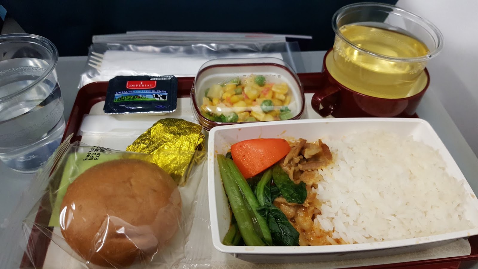 Pinoy Roadtrip PHILIPPINE AIRLINES Meals on Manila to Bangkok