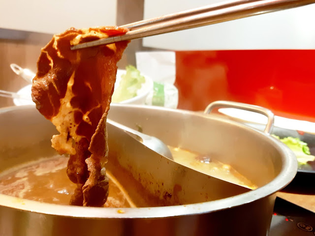 中永和火鍋 宵夜 團體聚餐推薦 李白湯鴛鴦鍋 原味純粹豚骨湯 老四川麻辣 【新北市永和區/捷運頂溪/火鍋】