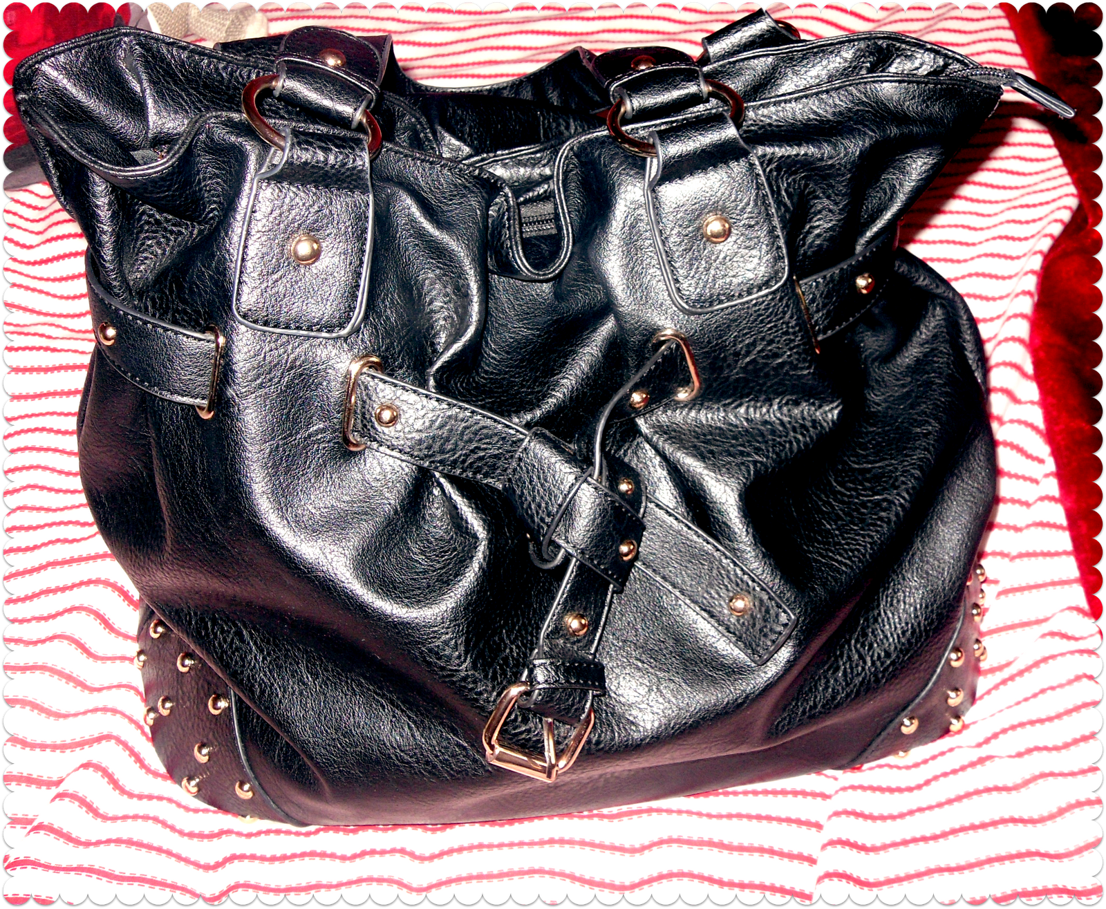 beauty and me. Holiday What's in my Hand Luggage?