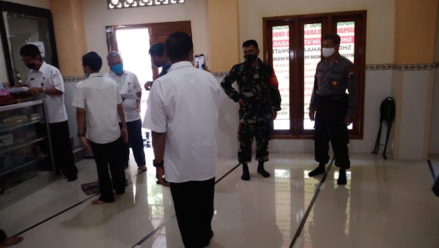 Menghadapi New Normal Danramil 04/Pedan Bersama Muspika Meninjau Tempat Ibadah 