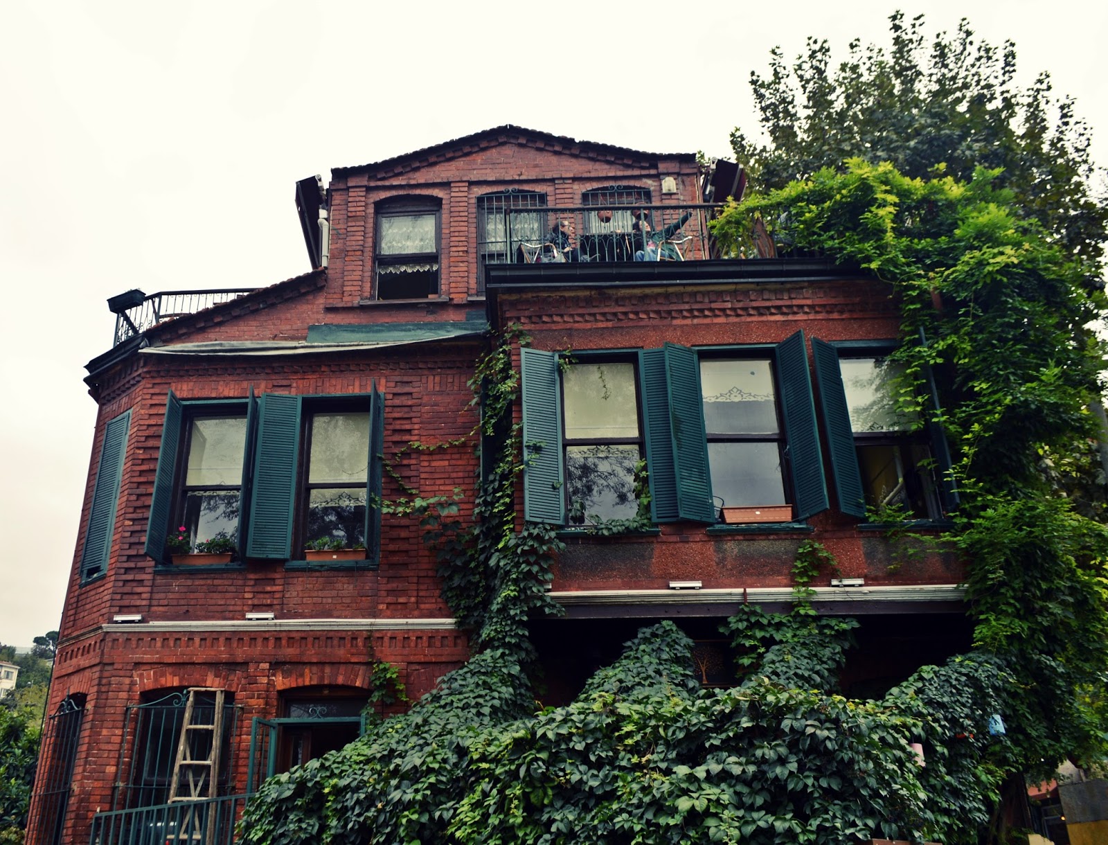 ÜSKÜDAR’DA YAŞAMAK vol.1 KUZGUNCUKküçük ayrıntılar ile eski ve güzel