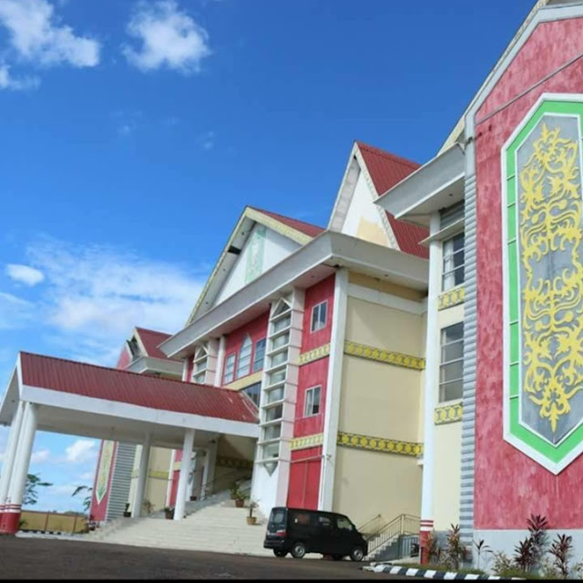 Alamat Gedung DPRD Kabupaten  Sanggau