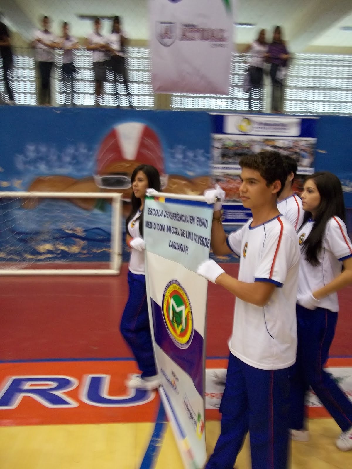 ESCOLA DE REFERÊNCIA EM ENSINO MÉDIO