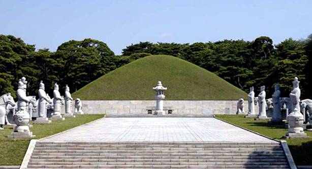 The Mausoleum of King Tongmyong