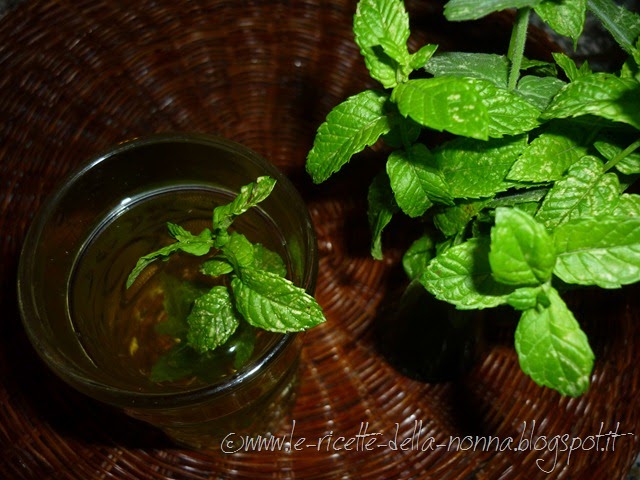 Bevanda fresca alla menta piperita