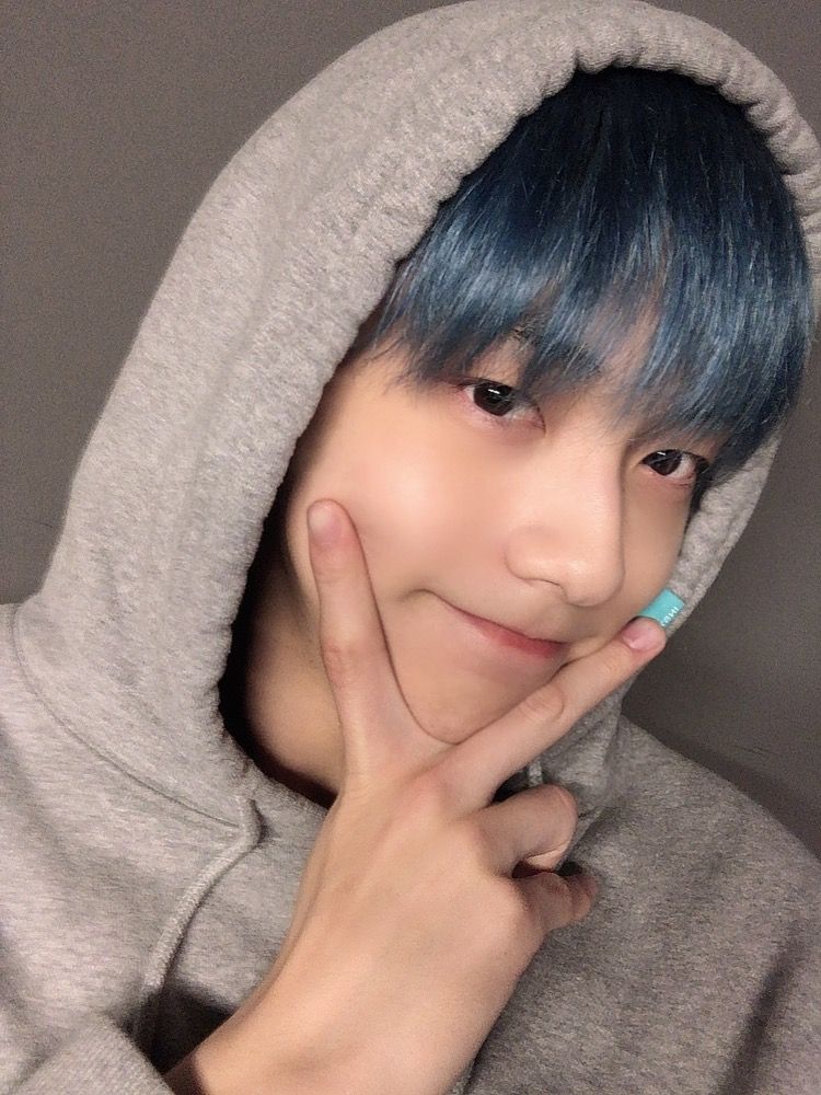 TXT Soobin showed off his cute and adorable smile in Twitter update