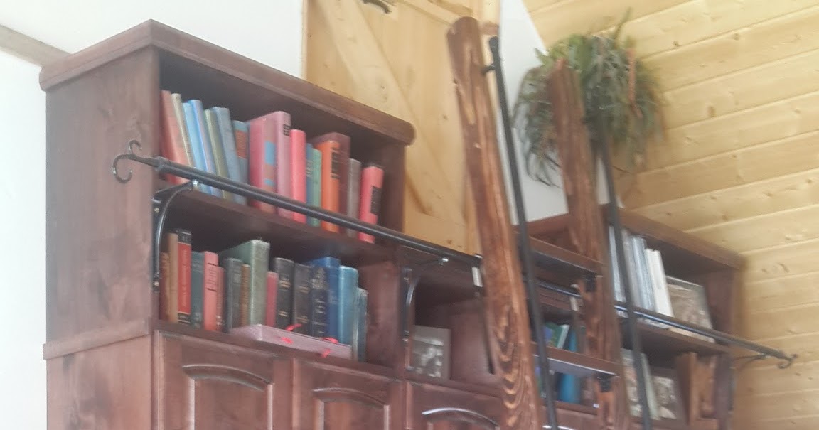 Dirt Road Renaissance DIY make your own inexpensive library ladder for