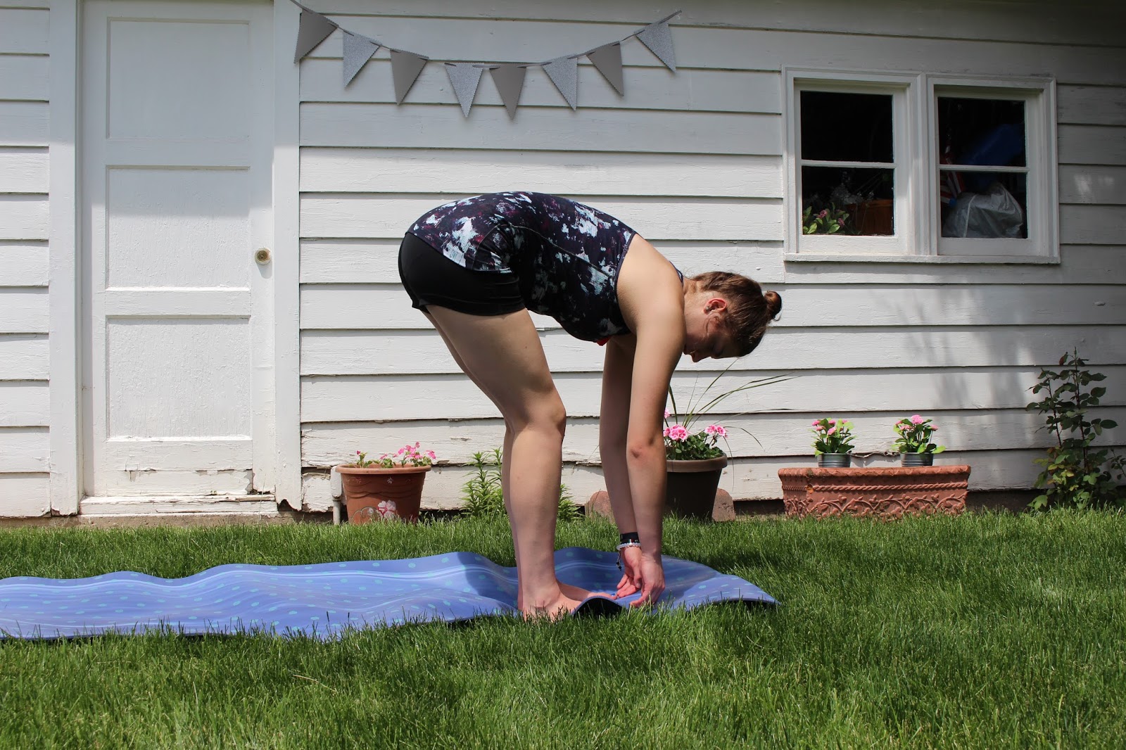 My 20 Pose Sun Salutation, Beginner's Yoga with Natalie