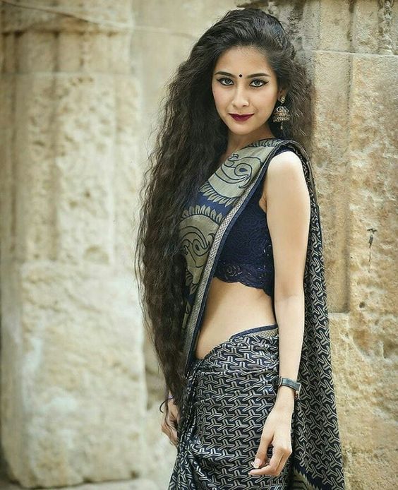 50 Beautiful Indian Women in Sarees Looking So Gorgeous