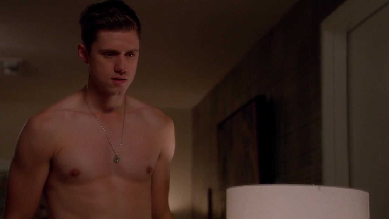 Aaron Tveit shirtless in Graceland 2-05 "H-A-Double-P-Y" .