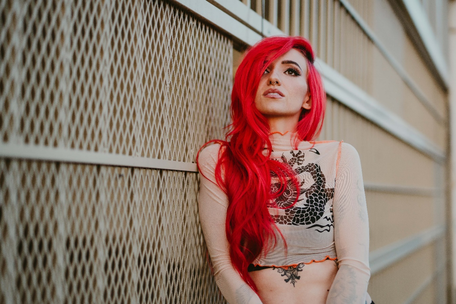 LIGHTS ANNOUNCES SKIN&EARTH ACOUSTIC ALBUM & TOUR Aussie Osbourne