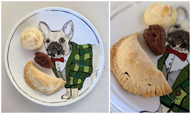 Plates with dogs