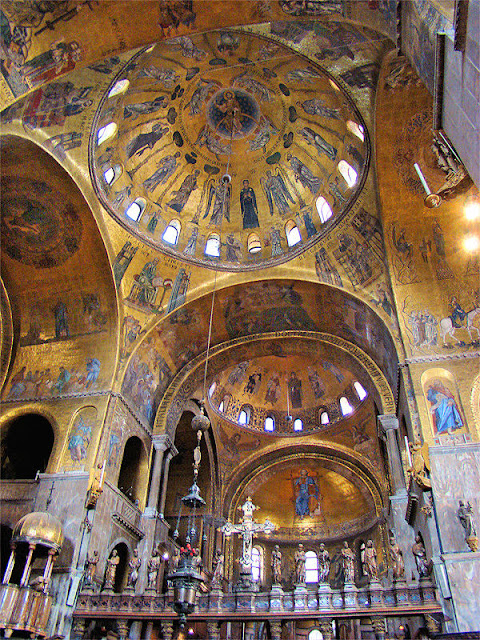 All that glitters IS gold inside Saint Mark's Basilica. Photo: WikiMedia.org.