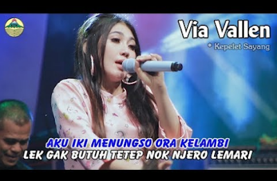 Lagu Via Vallen Sayang 27 (Kepelet Sayang) Download Mp3 Terbaru dari Via Vallen ialah yang berjudul Sayang Lagu Via Vallen Sayang 27 (Kepelet Sayang) Download Mp3 Terbaru