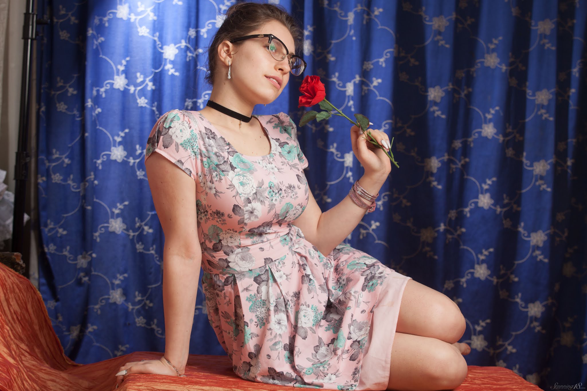 Various Beautiful Women: Liza Loo, busty nerd