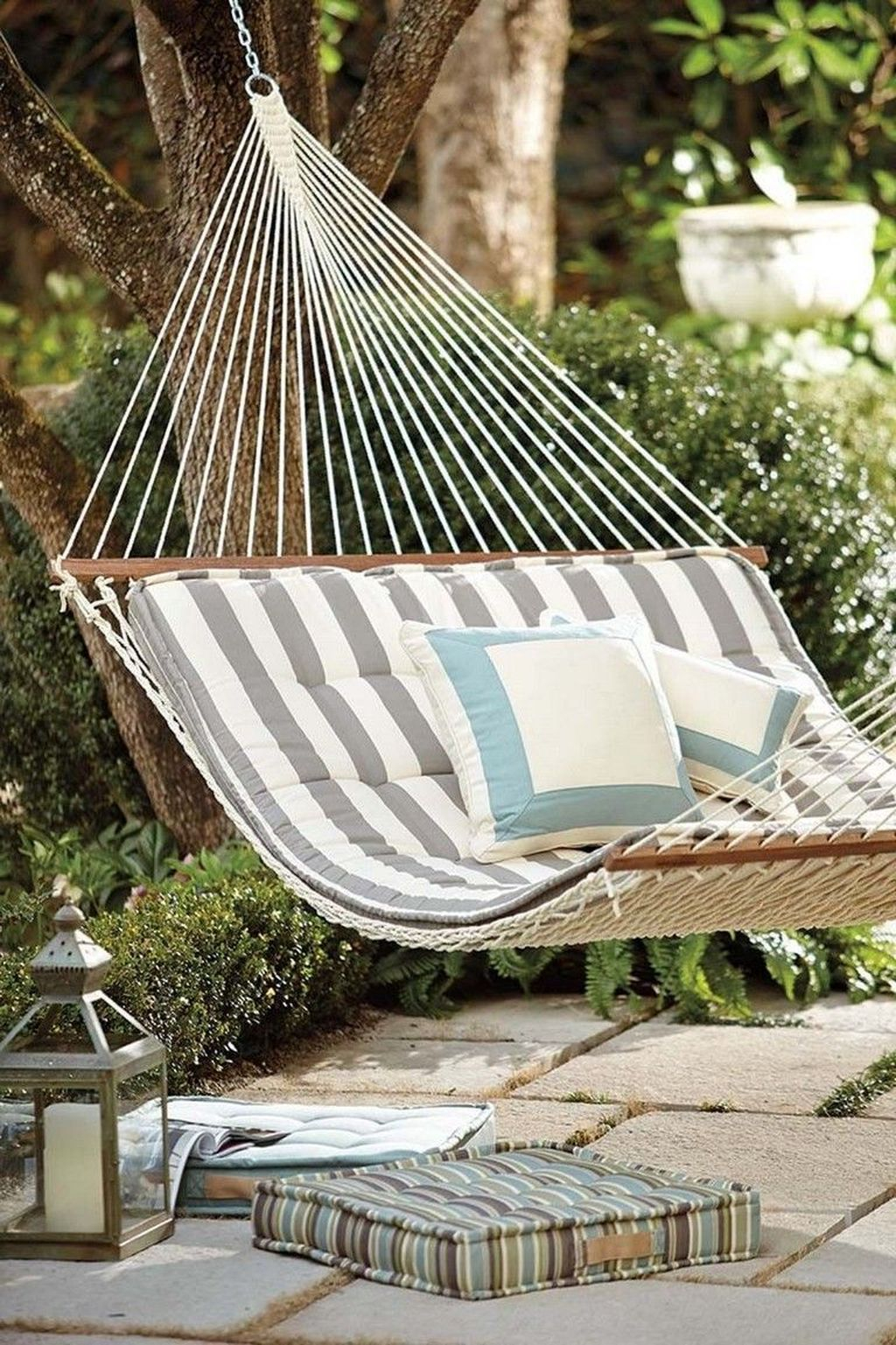 30+ Awesome Backyard Hammock Ideas For Relaxation