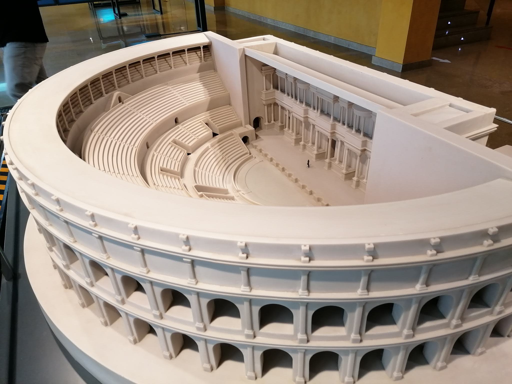 Pide un deseo Visita al Teatro Romano de Zaragoza