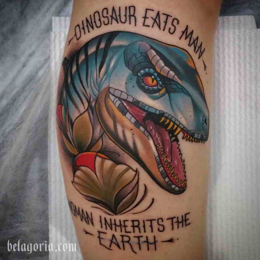 Tatuaje de dinosaurio femenino